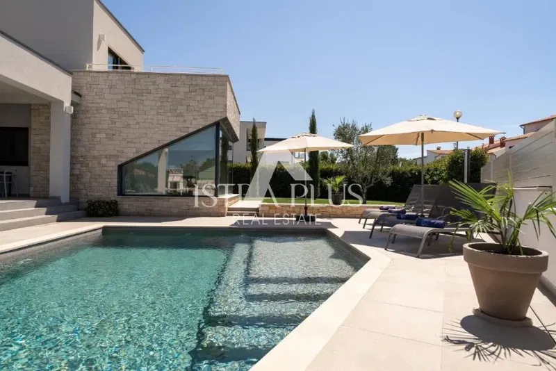 Modern villa with sea view in Poreč! – 2