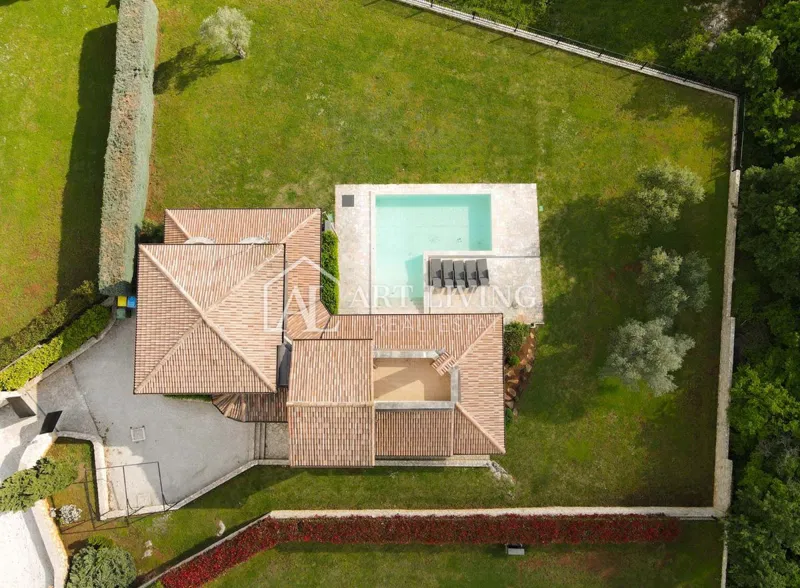 Poreč und Umgebung – Geräumige Landhausvilla mit Pool in ruhiger Lage – 2