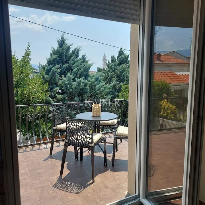 Novi Vinodolski - 1 hálószobás + nappalis apartman nagy terasszal és parkolóhellyel