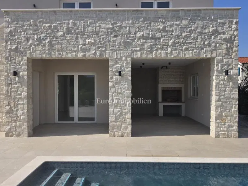 Zona Malinska, casa indipendente con piscina! – 2