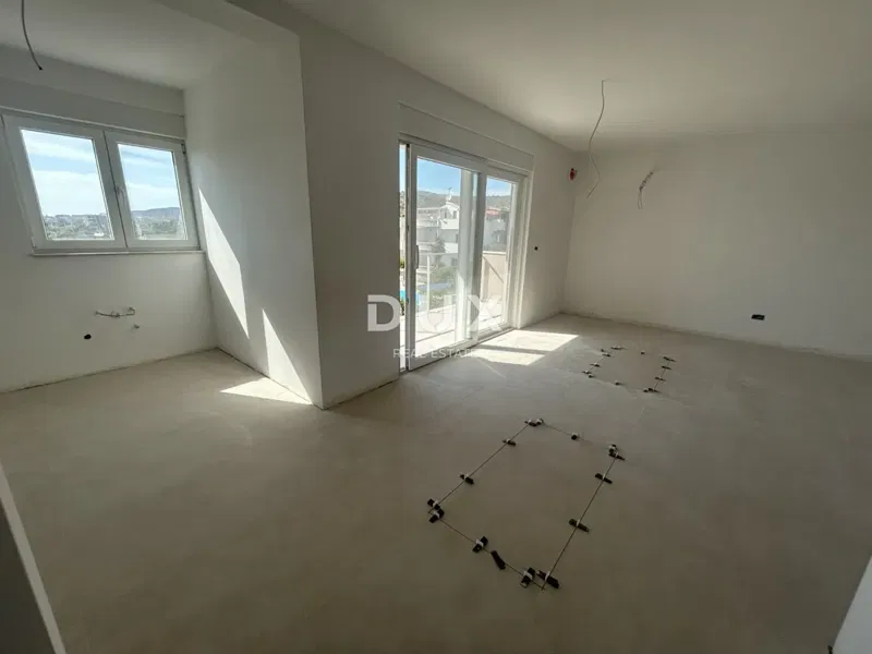 Šibenik, Vodice, ultimo piano, terrazza privata sul tetto di 93 m², vista mare, garage – 2