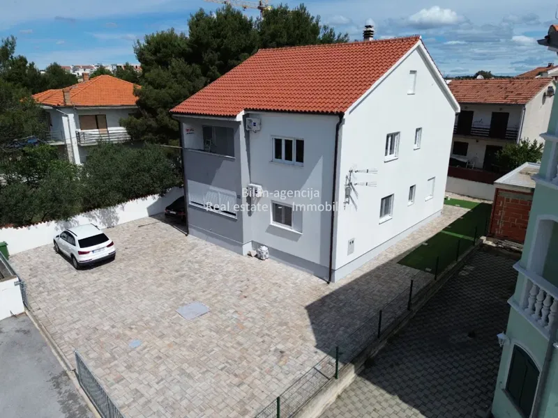 Vodice, detached house with two apartments and a yard for sale – 2