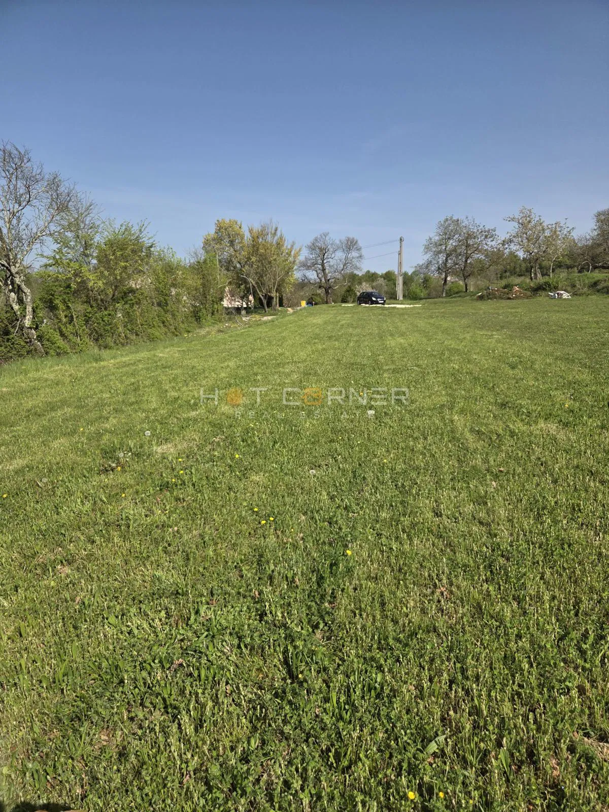 Građevinsko zemljište u mirnom okruženju – 677 m²
