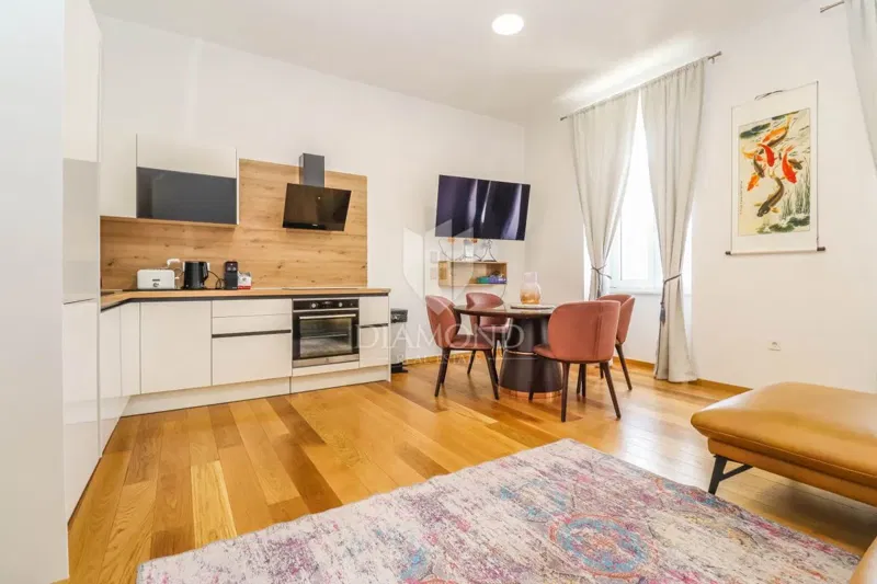 Appartamento nel centro di Pola, completamente ristrutturato, ideale come investimento o per viverci! – 3