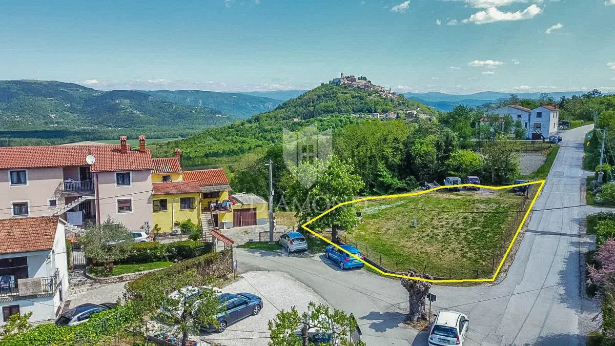 Motovun, dintorni, terreno con vista panoramica!