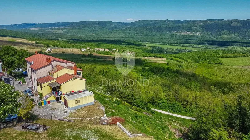 Motovun, Umgebung, schönes Haus mit traumhafter Aussicht!