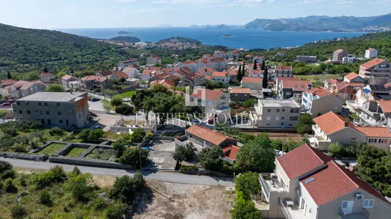Kuća s velikim potencijalom na Zvekovici na prodaju, blizina Cavtata