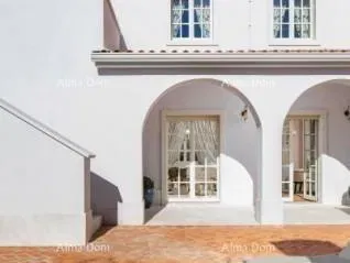 Magnifica villa con piscina a Vabriga. – 2