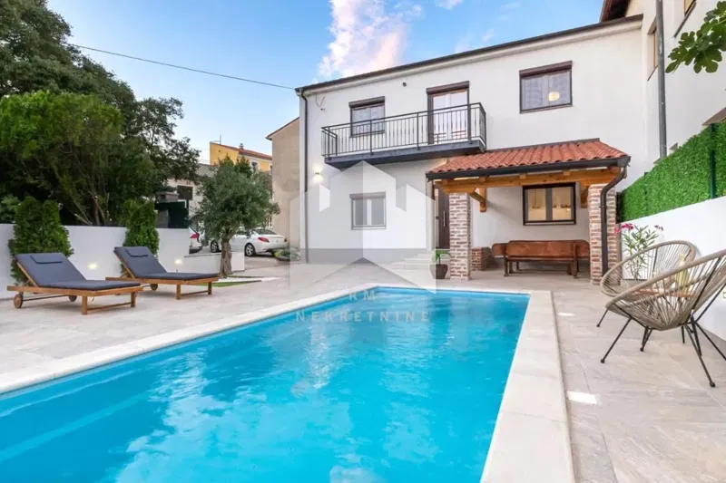 Ekskluzivno u našoj agenciji!! Kuća, centar grada