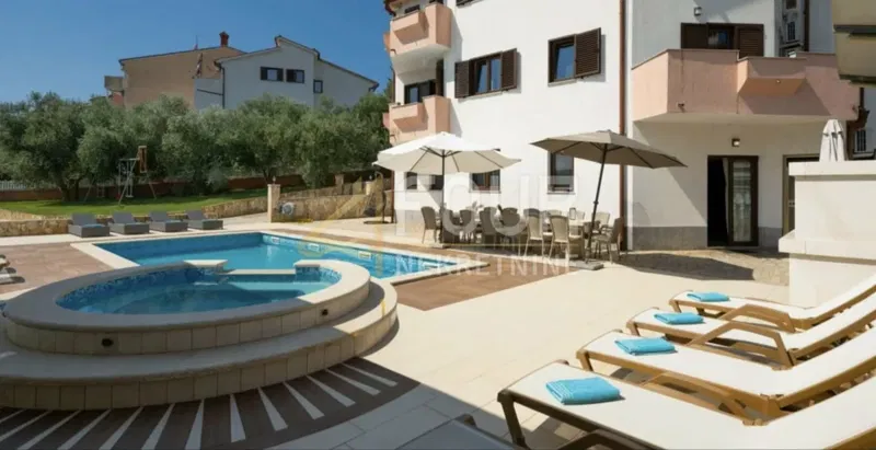 Istria, Pola, Veruda, casa indipendente con piscina, vista mare – 2