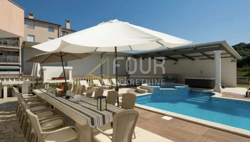 Istria, Pola, Veruda, casa indipendente con piscina, vista mare – 3