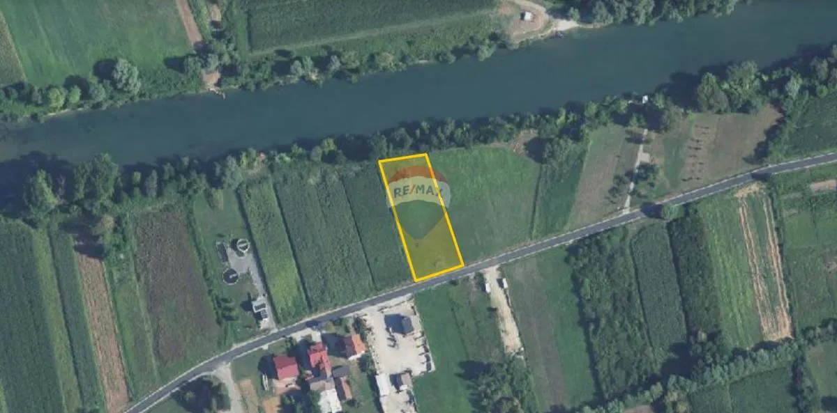 Ozalj, Trška - građevinsko zemljište 3320 m2 uz rijeku Kupu idealno za seoski turizam