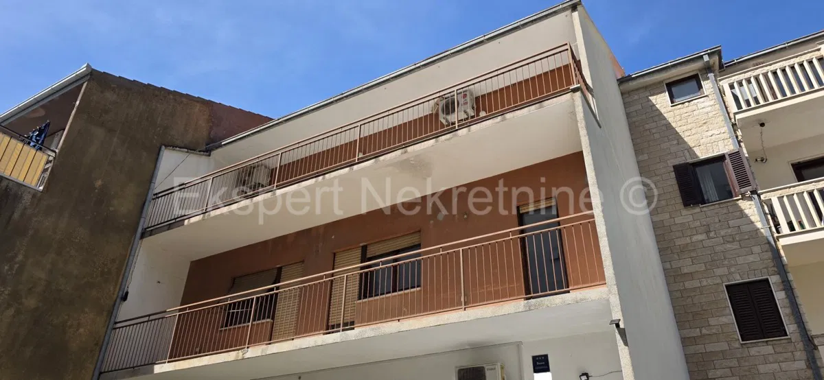 Split,Sućidar,prostrani stan 88 m2 s pogledom na more, za adaptaciju