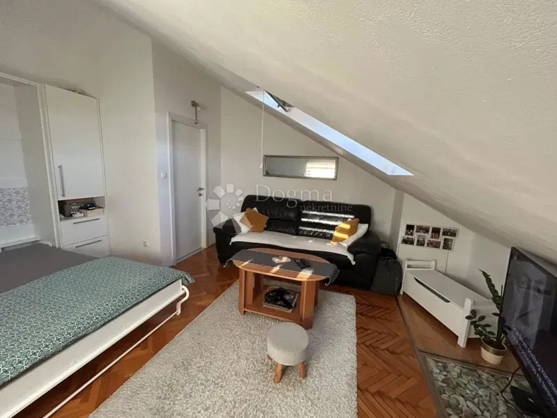 TROGIR - ATTICO, APPARTAMENTO 2 CAMERE, PARCHEGGIO, OTTIMA POSIZIONE – 2