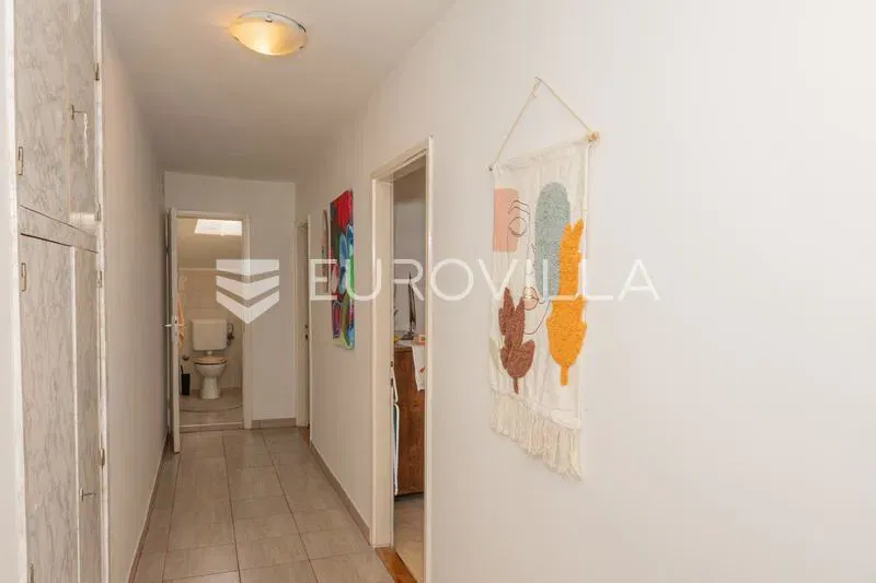 Rijeka, Center, renovated three-bedroom apartment 52 m² close to all amenities – 3