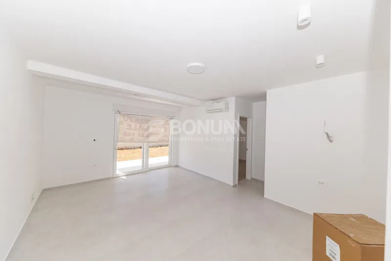 Prodaja stanovanja z dvoriščem v centru mesta, Vodice – 3