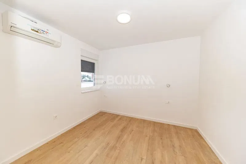 Kleinere Wohnung mit Garten im Stadtzentrum, Vodice – 3