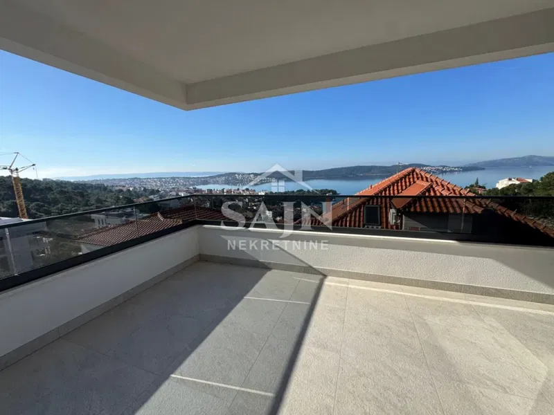 Trogir/Three-bedroom apartment with a view – 3
