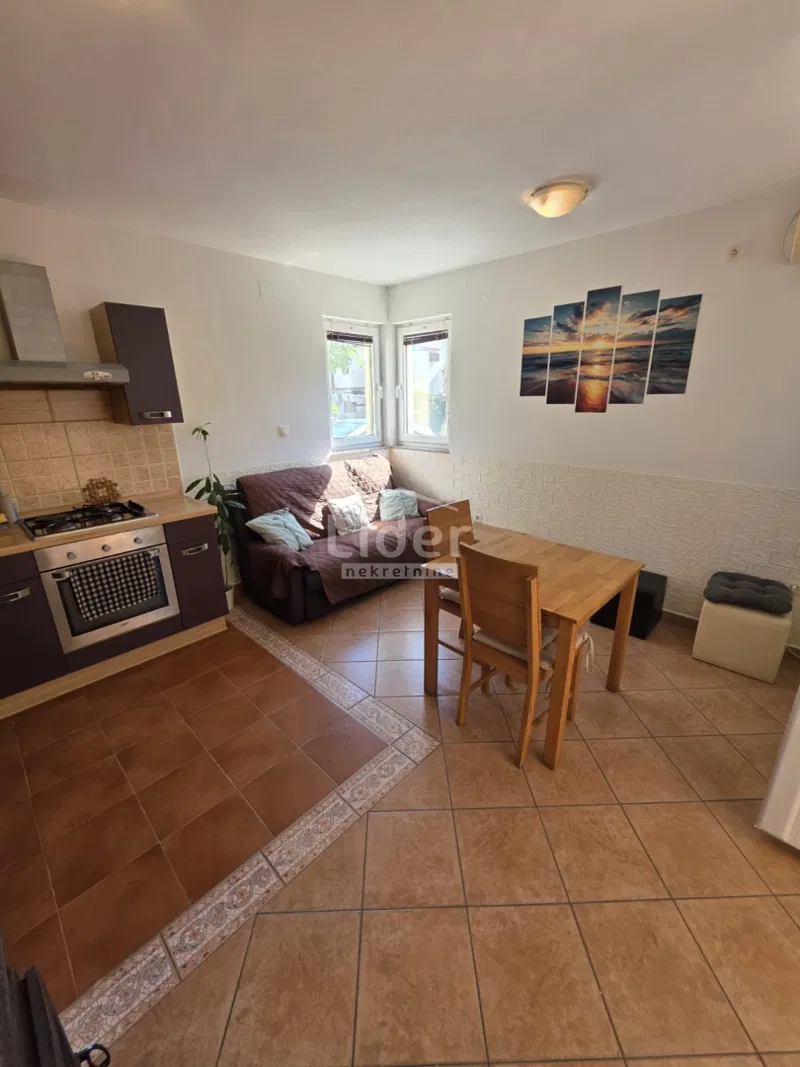 NOVALJA, CENTAR 40 M2, 1S+DB – 2