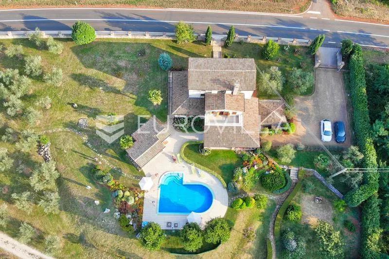 Istria, Višnjan - A Unique Villa for Those Seeking Peace, Space, and Exclusivity – 2