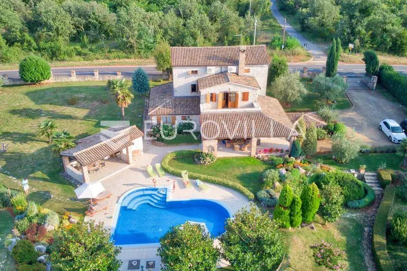 Istria, Višnjan - A Unique Villa for Those Seeking Peace, Space, and Exclusivity – 3