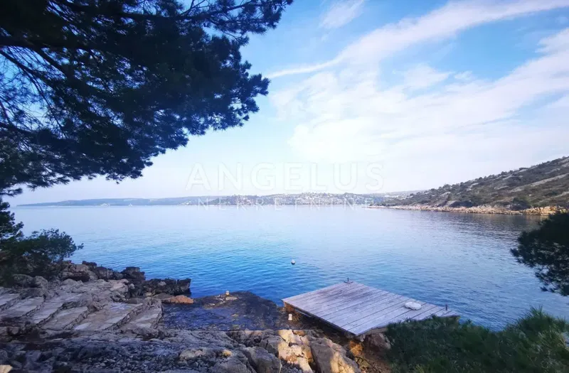 Croatia, island Brač - agr.land, FIRST row to the sea, with small house, FOR SALE – 3