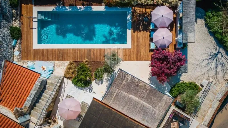 Designer Istrian stone house with a swimming pool – 3