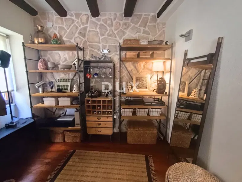 ŠIBENIK, ÓVÁROS - Felújított kőház 151 m² – 2
