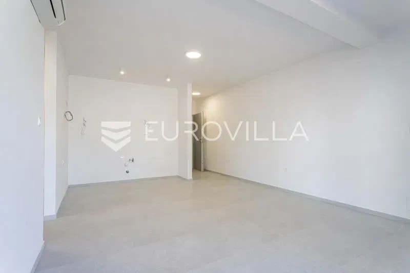 Vodice, two-bedroom apartment with a spacious garden on the ground floor – 3