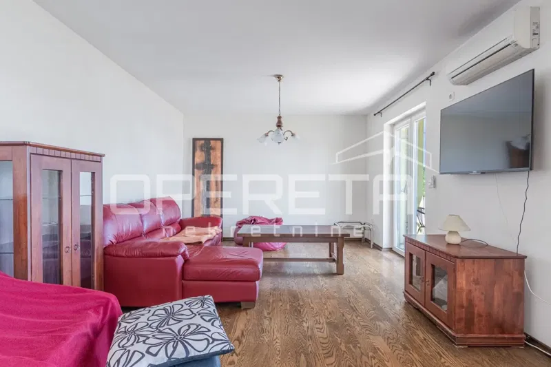 Ičići – spacious apartment on the 1st floor with attic space, terrace, and 2 parking spaces – 2