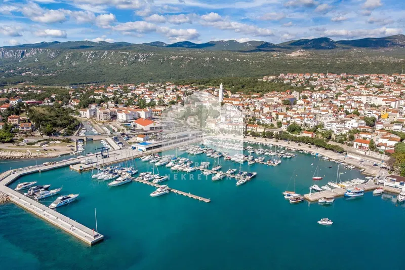 Atraktivno zemljište sa otvorenim pogledom na more