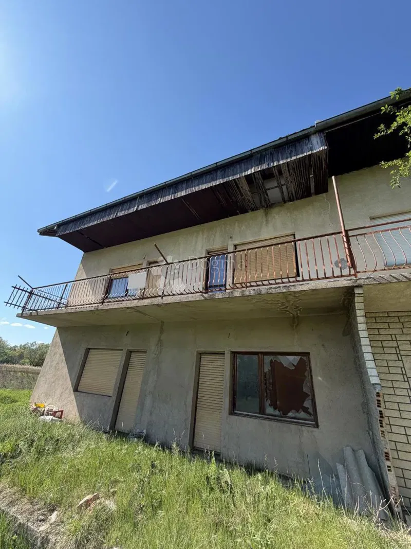 Ház Kovačić, Knin, 350m2 – 2