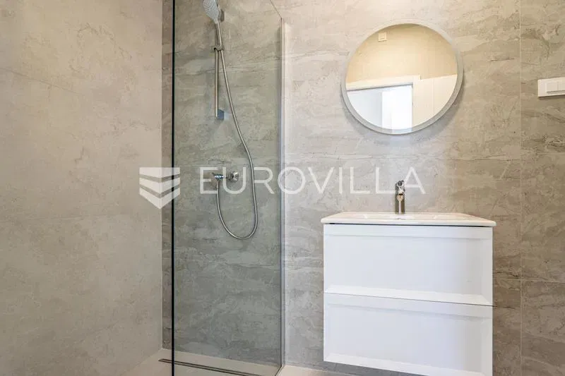 Vodice, two-bedroom apartment with a spacious terrace on the ground floor – 3