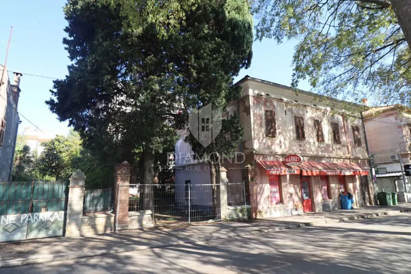 Pavimento di una casa in fase di ristrutturazione nel centro città. – 3