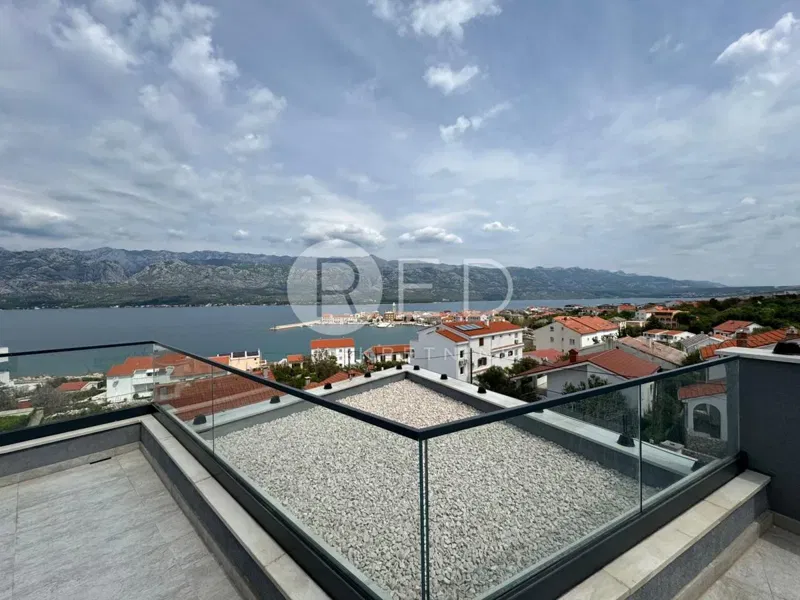 PENTHOUSE S POGLEDOM NA MORE 135 M2 - VINJERAC