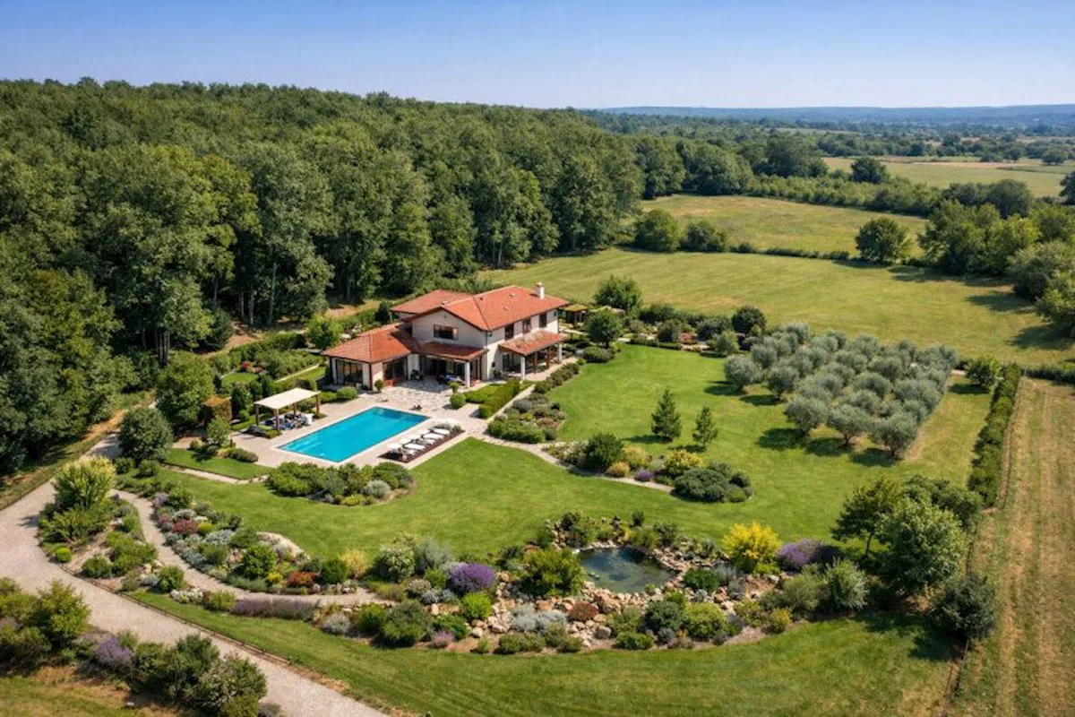 *** VRLIKA – Podosoje | 23.000 m² – prodaja zemljišta***