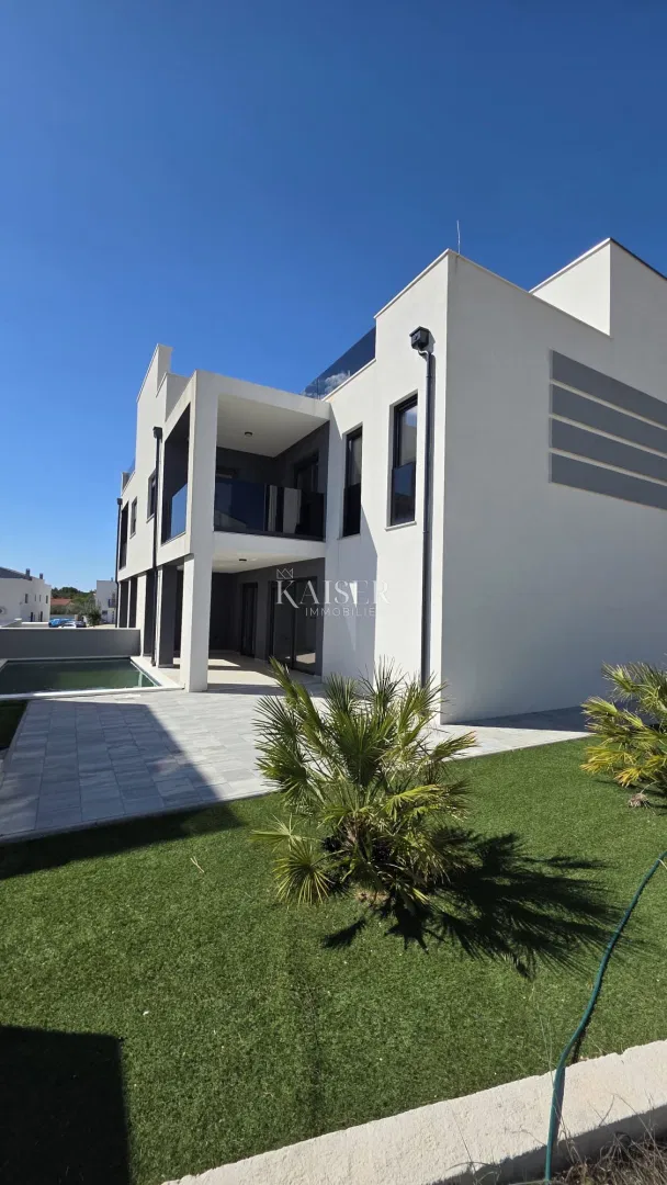 Zadar, Vrsi - Vila 180 m2 s bazénom a výhľadom na more
