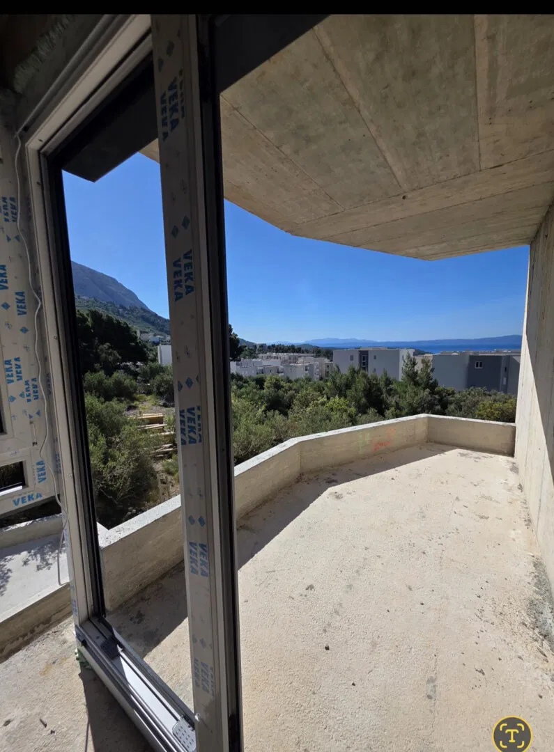 Makarska,dvosoban stan,2 GARAŽNA MJESTA, VANJSKI PARKING, POGLED, NOVO