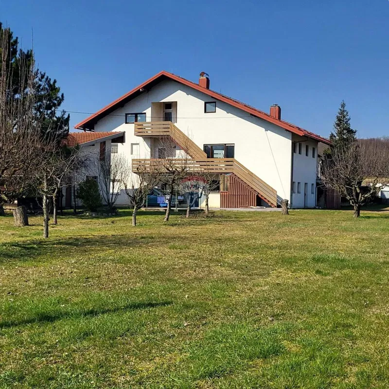 Donja Zelina, samostojeća kuća na velikoj parceli