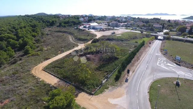 Építési telek Pakoštane, 2.464m2
