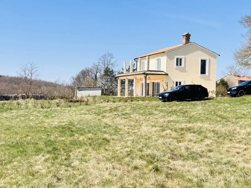 Villa moderna in costruzione - 168 m², posizione tranquilla, a soli 4 km dal centro di Pazin
