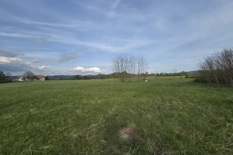 Građevinsko zemljište s pogledom na Velebit
