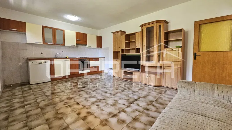 Zadar – House with 2 three-bedroom apartments (100 m²) and a basement – 3