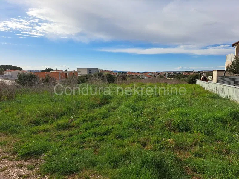VRSI - građevinsko zemljište 2028 m², pogled na more