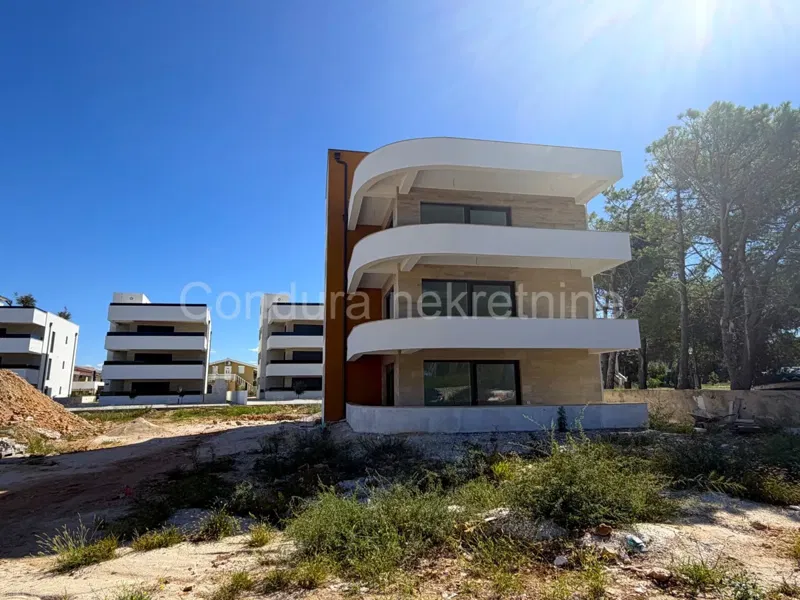 Vir – Ground Floor Apartment with 3 Bedrooms + Large Garden – New Build! – 2