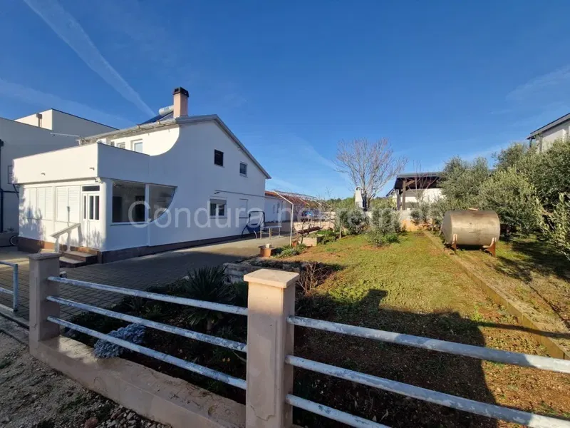 Vir – House with Two Separate Apartments, 150 m from the Sea - Plot 354 m² – 2