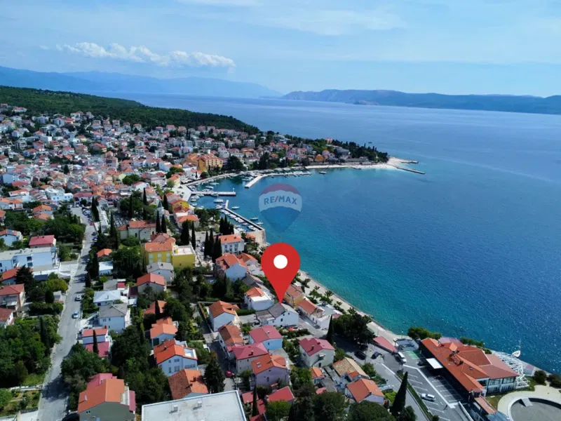 Selce, center – house for renovation 40 m from the sea – 2