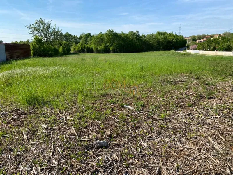 *Građevinsko zemljište u 1155m2* – 2
