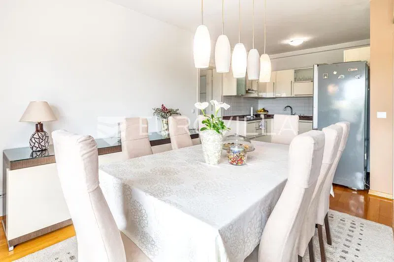 Zagreb, Vrbik, VMD, excellent four-bedroom apartment 148 m², double garage – 3