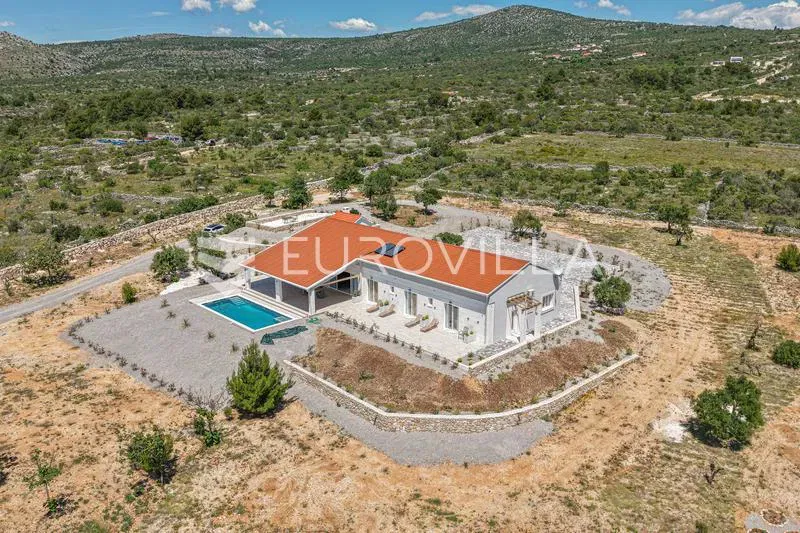 Rogoznica, unique secluded house with a pool, tennis court, and sea view – 2